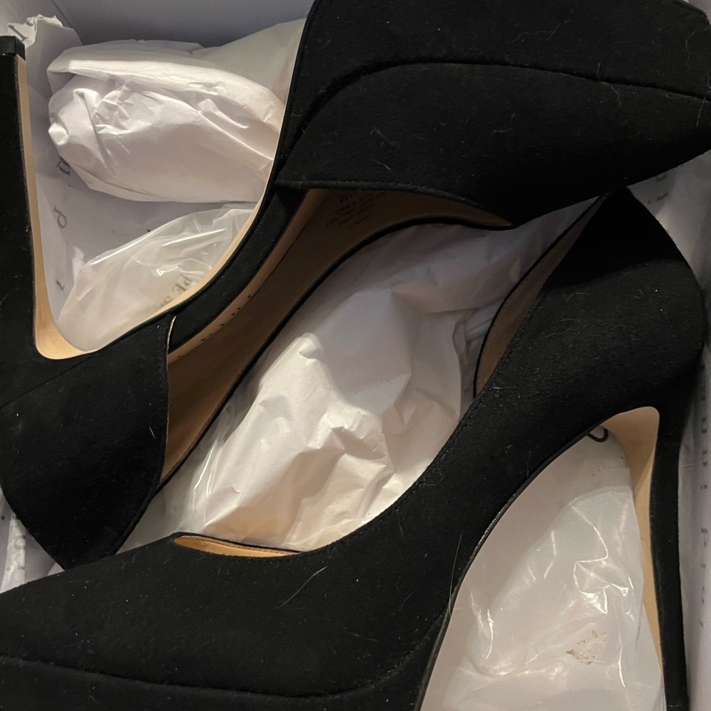 Gianni Bini Cassalla Suede Pump Size 11 Black